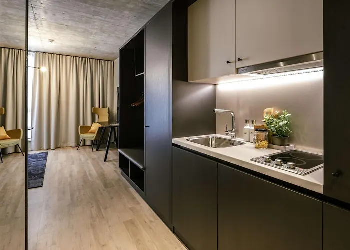 Adina Serviced Apartahotel 4*