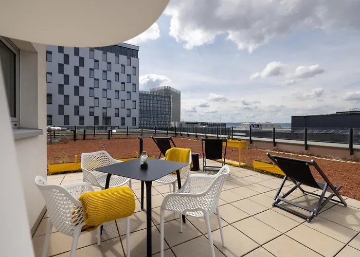 Adina Serviced Apartahotel 4*