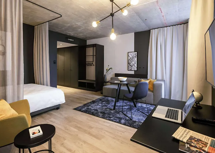 Apartahotel Adina Serviced