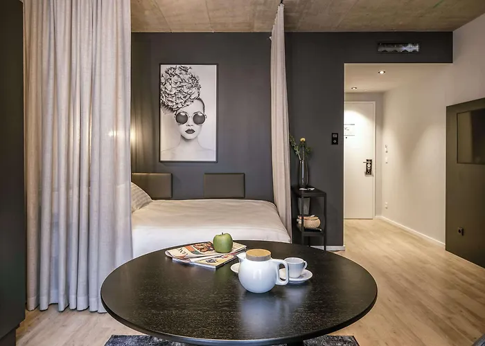 Adina Serviced Apartahotel 4*
