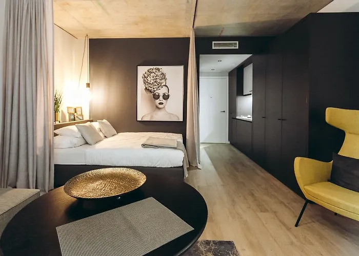 Adina Serviced 4*